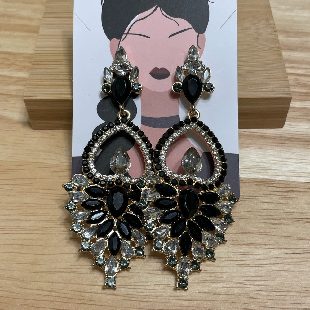 EARRINGS - Picture 8 of 14